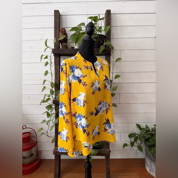 gibson Yellow and Blue Floral Women's Tunic Blouse - Picture 17 of 17